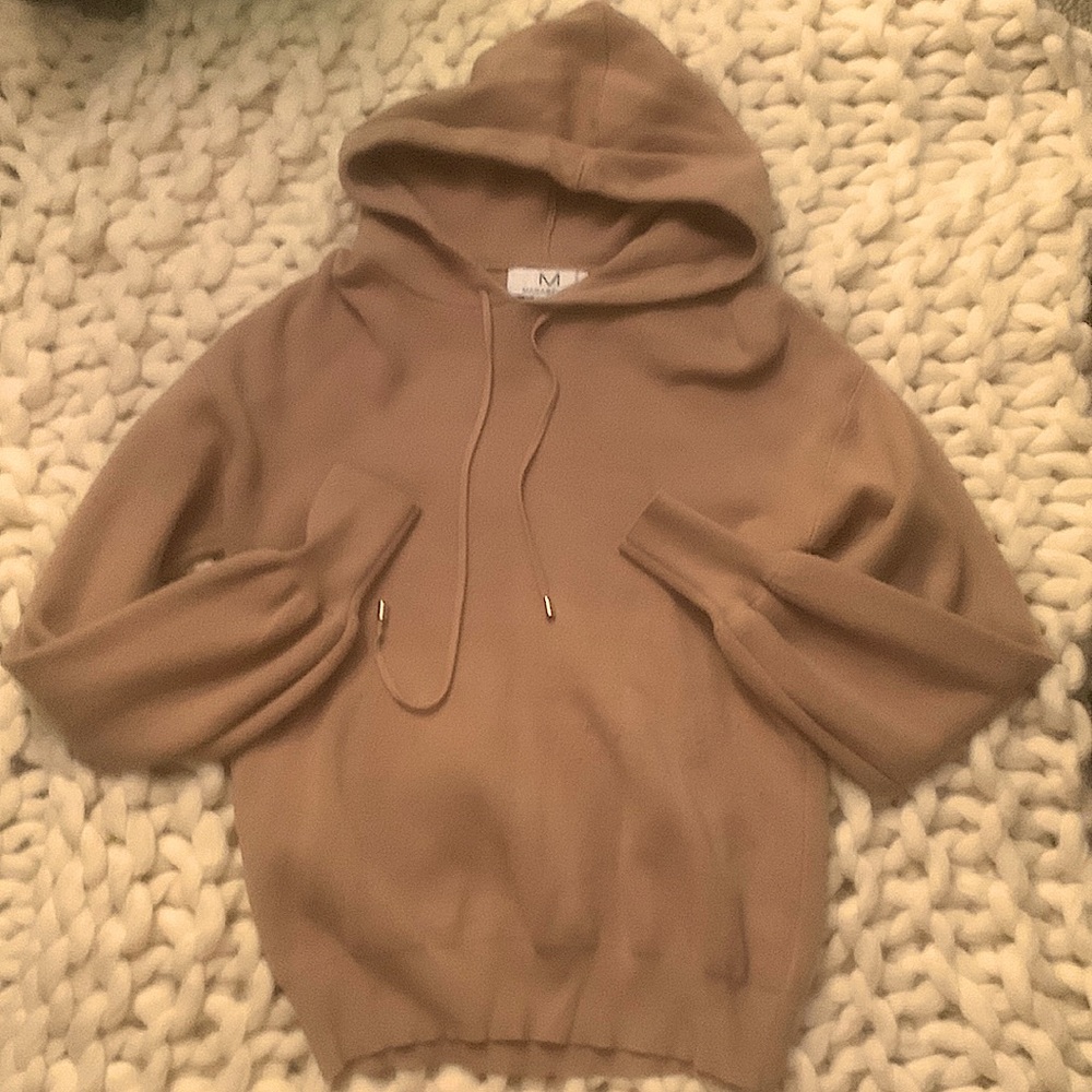 Sweater/Hoodie